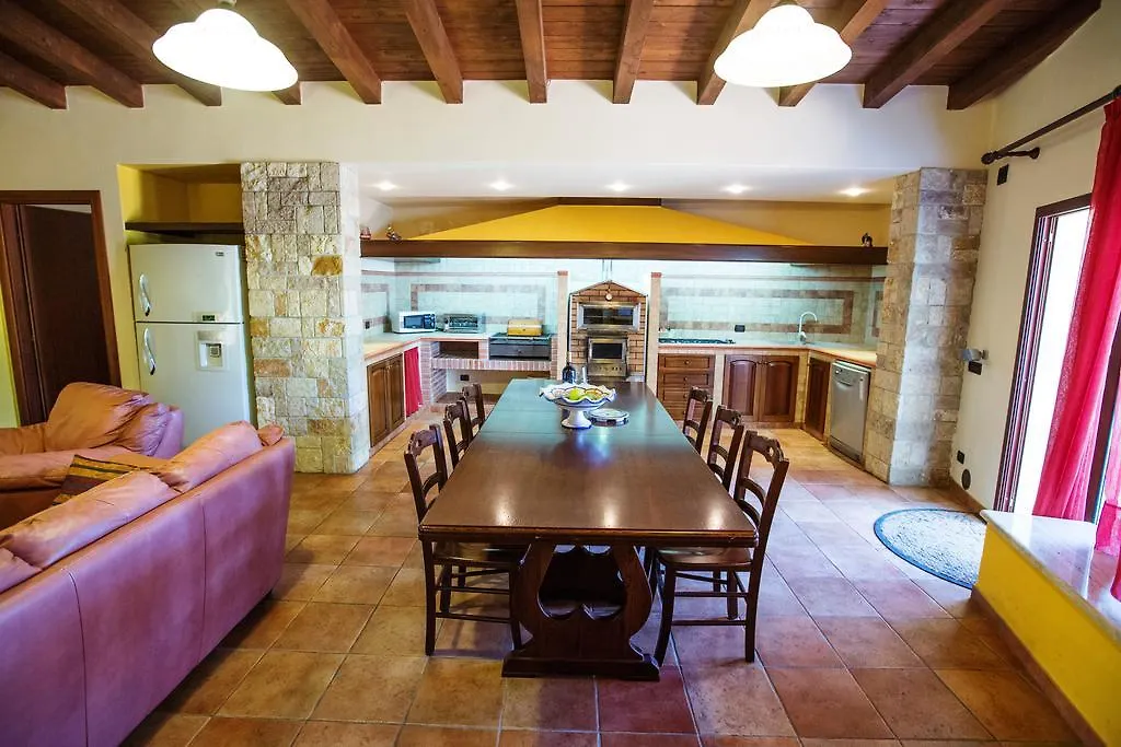 Villa Cristian  تْشيفالو